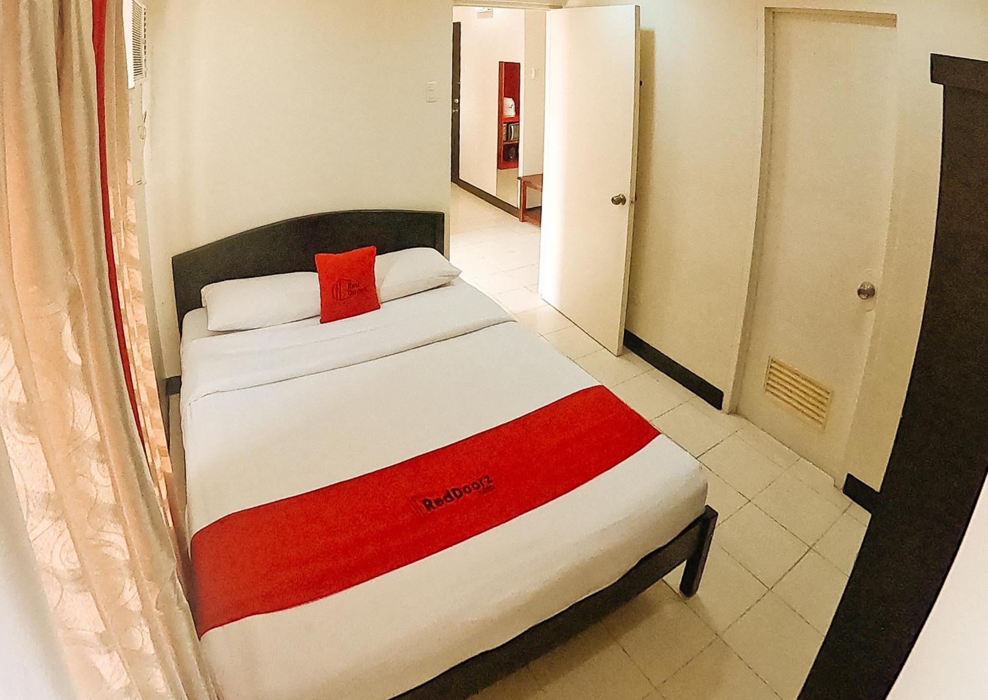 Reddoorz Plus @ Mabolo Cebu Ruang foto